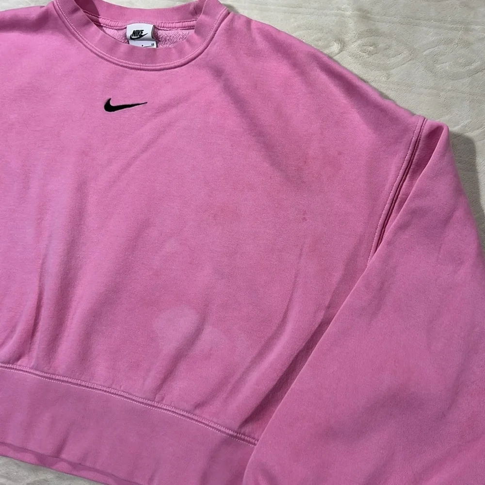 Nike cropped center swoosh‎ crewneck